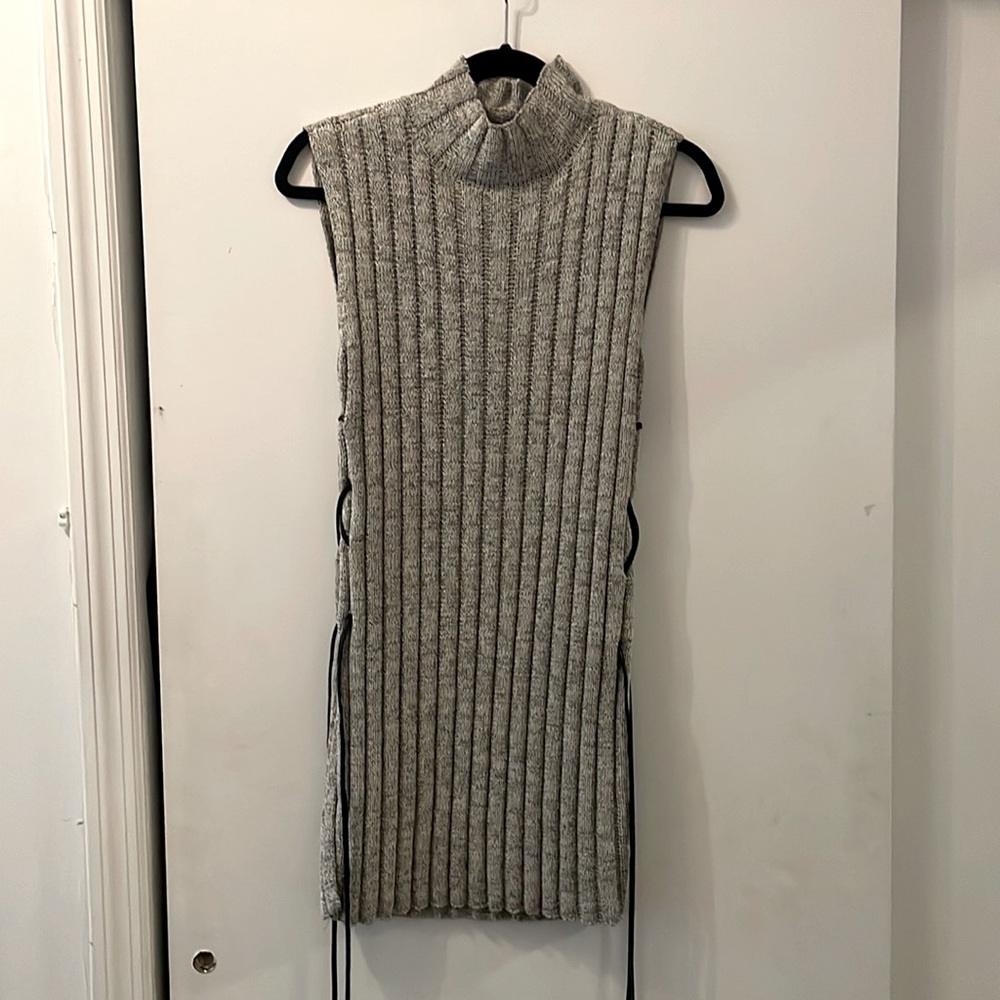 BCBG sweater top